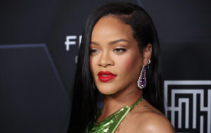 Rihanna se consagra como la artista femenina con más canciones certificadas como "diamante" de la historia