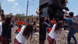 Mujer falleció al intentar tomarse un selfie con la locomotora La Emperatriz en México
