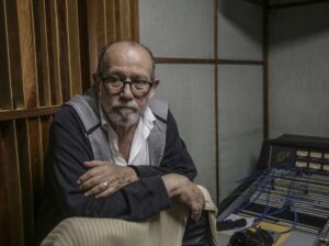 Silvio Rodríguez hace honor a su estilo en "Quería saber"