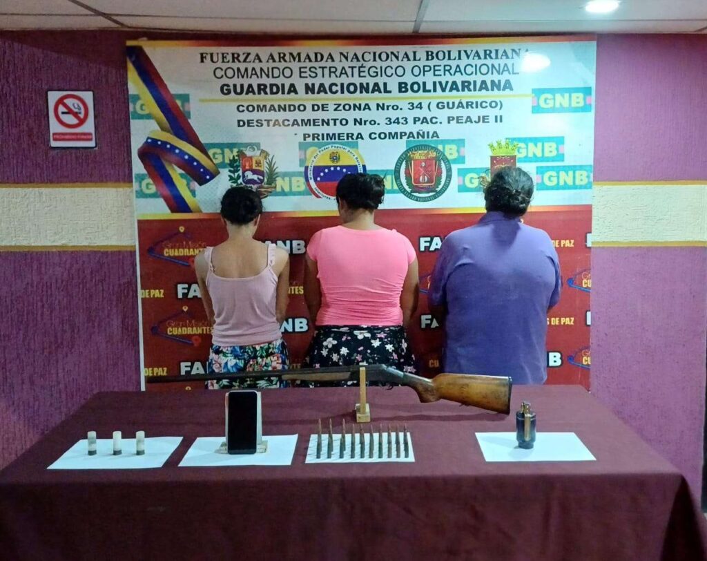 Un abatido y tres mujeres detenidas