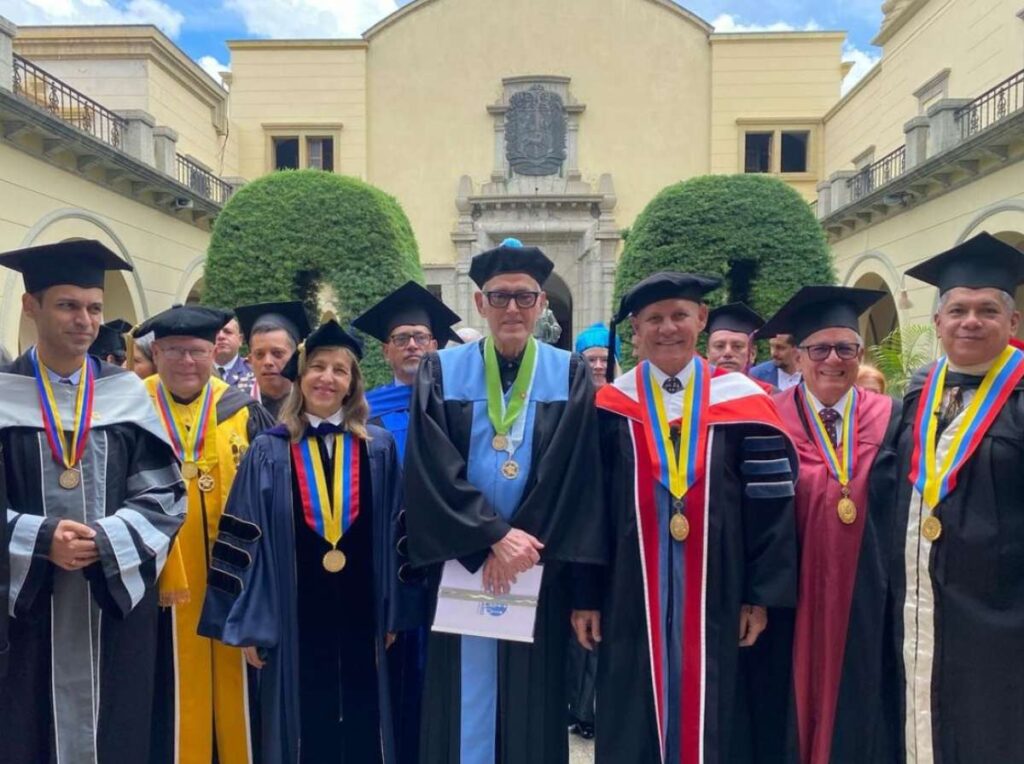 "Un honor recibir este reconocimiento"