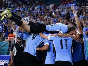 Uruguay venció 3-1 a Panamá y EEUU a Bolivia 2 a 0