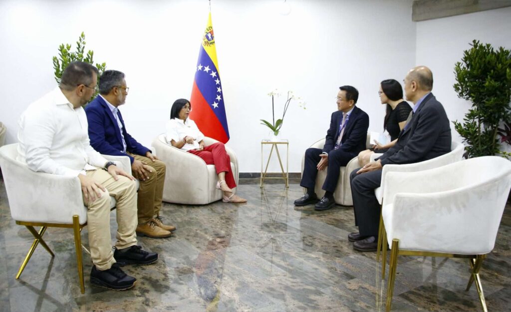 Venezuela impulsa alianzas tecnológicas y científicas con China