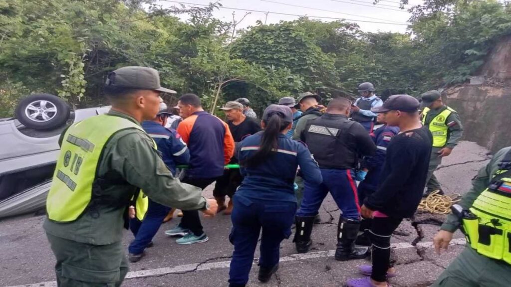 Identificadas las víctimas del puente colapsado en la carretera Falcón