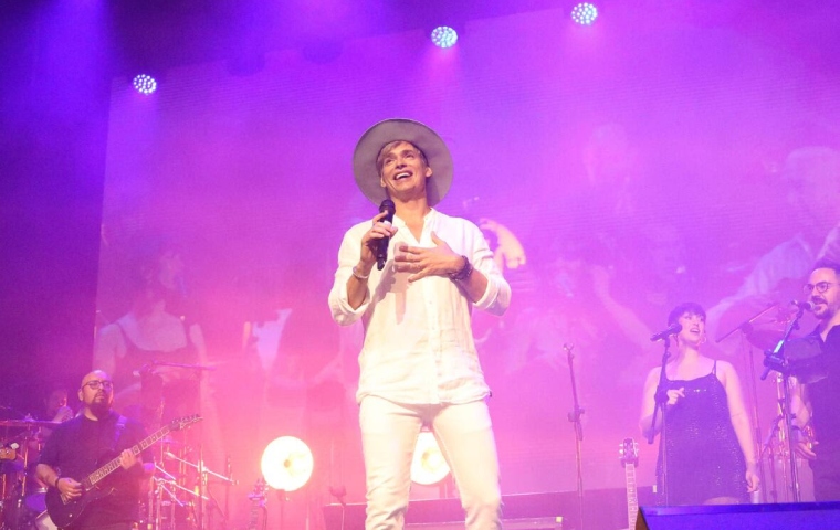 ¡Tres décadas de música! Carlos Baute celebró su trayectoria con un concierto histórico