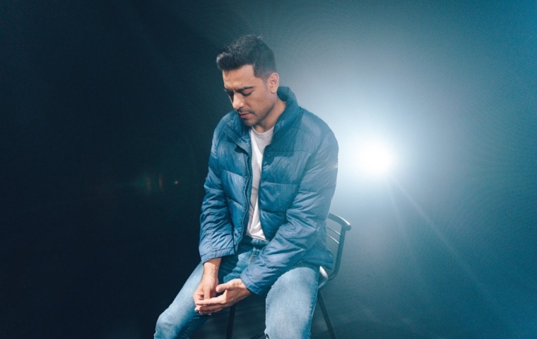 Carlos Rivera está de estreno con un tema dedicado a los padres