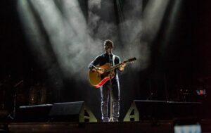 A pesar de la lluvia, Fonseca se presentó en Caracas con un show inolvidable