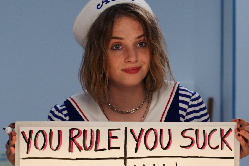 "Básicamente estamos haciendo ocho películas". Maya Hawke promete una temporada 5 de 'Stranger Things' más larga que un día sin pan