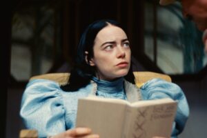 Disney+ Latinoamérica tiene la oscarizada y retorcida versión de Frankenstein de Yorgos Lanthimos con una descomunal Emma Stone