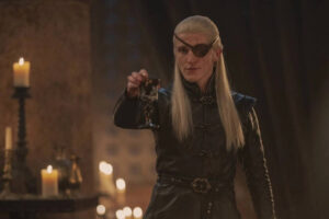 'La casa del dragón'. Cómo el personaje de Robert De Niro en 'Heat' inspiró la escena del desnudo frontal de Aemond Targaryen