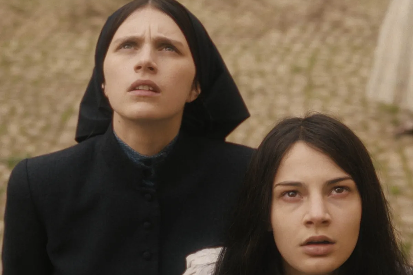 Llega a Disney+ México una de las películas de terror de la década, y la rompedora precuela de un clásico satánico de los 70