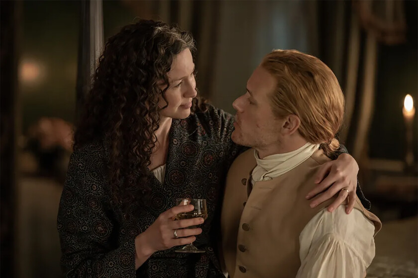 'Outlander' tira la casa por la ventana. Así lucen Claire y Jaime en el final de la temporada 7, y ya tenemos primer vistazo a la precuela 'Blood of My Blood'
