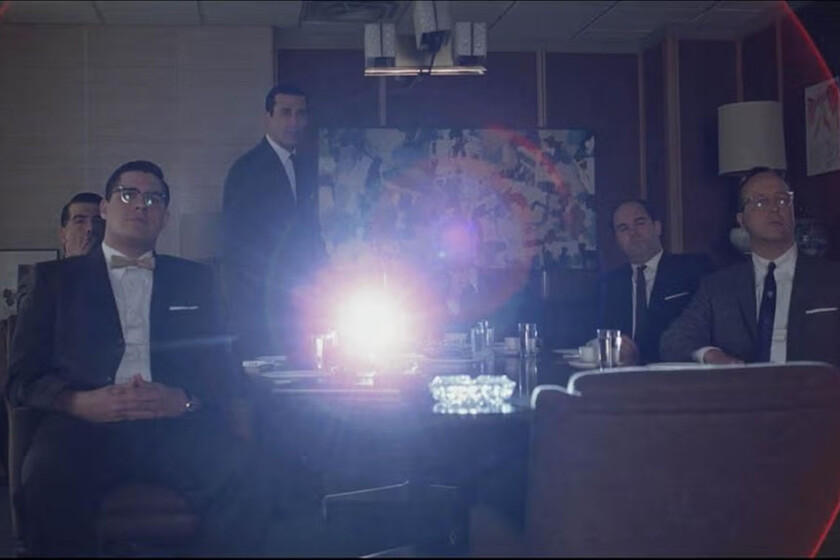 La excelente serie de época que HBO rechazó vuelve este verano a Netflix. Jon Hamm y Elisabeth Moss protagonizan uno de los dramas más influyentes de la historia