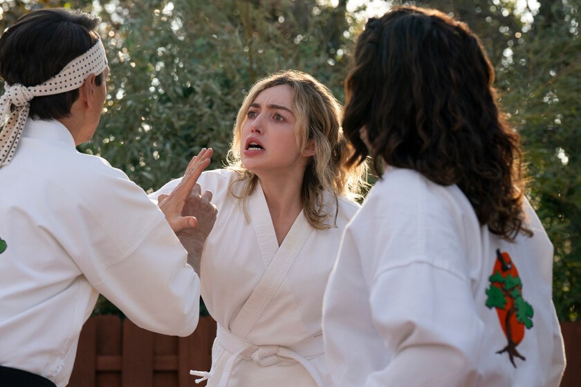 El fracaso de Netflix con la temporada 6 y final de 'Cobra Kai'. La estrategia de lanzamiento se vuelve en su contra y la serie sufre un gran bajón en audiencias