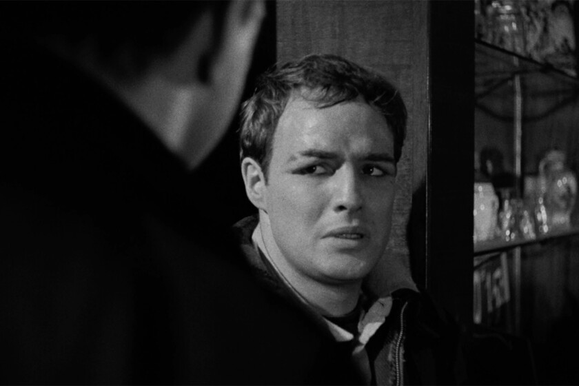 70 años de Marlon Brando dando una de las mejores interpretaciones de la historia. Drama intenso e imprescindible que ganó 8 Oscars