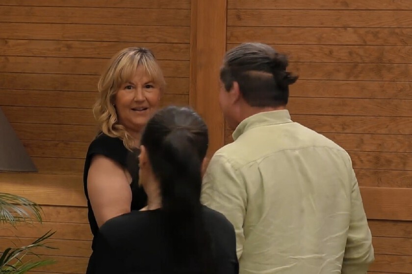 'First Dates', una soltera de Pamplona se equivoca de salida al acabar su cita. "¿Por dónde?"