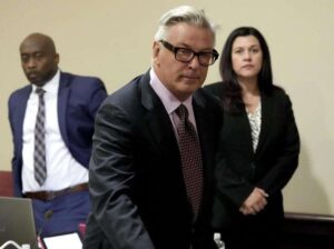 Alec Baldwin agradeció apoyo tras juicio por homicidio involuntario