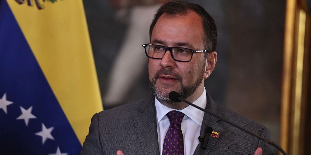 Canciller Gil pide a Volker Türk condenar violencia fascista de la derecha