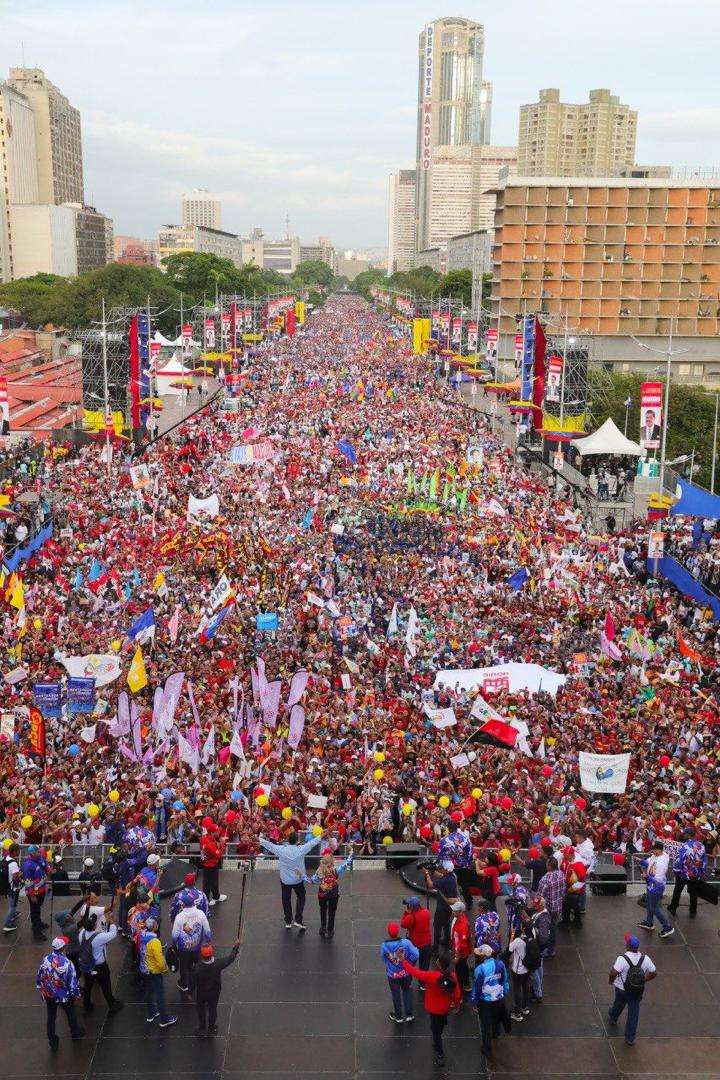 Caracas manifestó su apoyo a Nicolás Maduro, el "Gallo Pinto" (+Fotos)