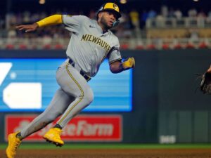 Chourio y Contreras brillaron en extrainnings