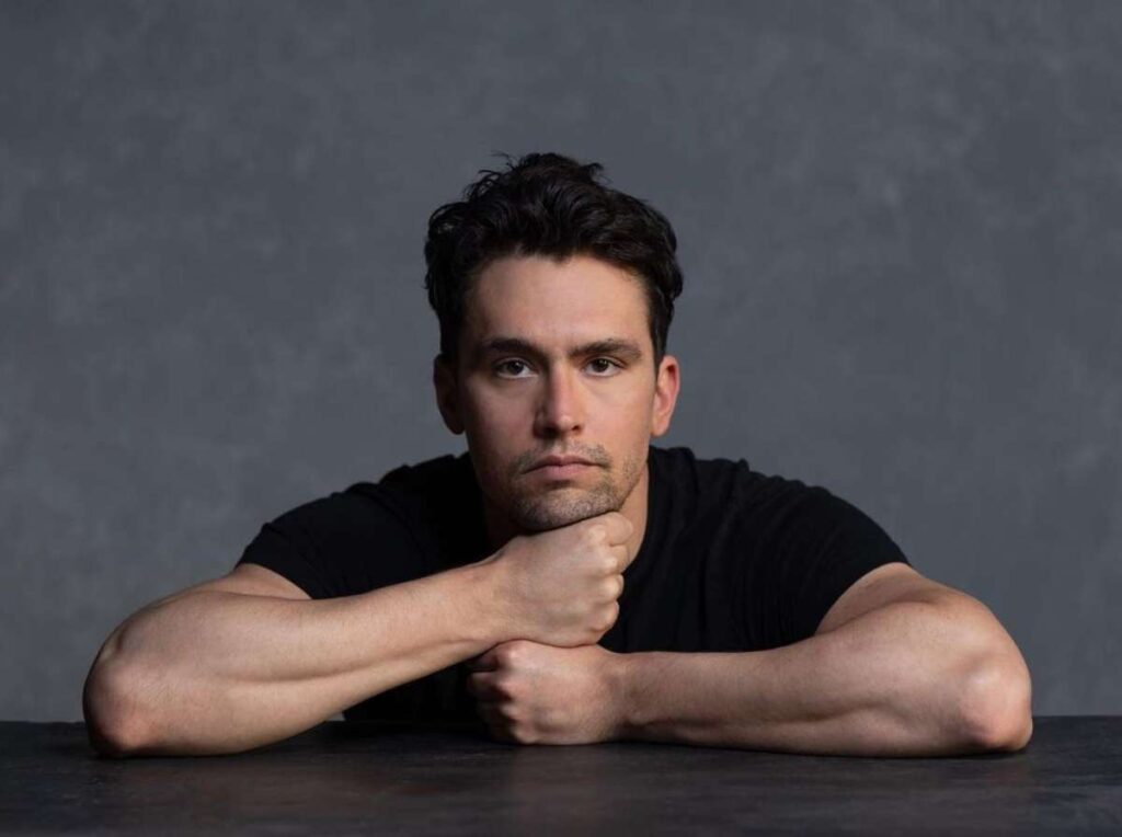 Christian McGaffney sobre "The Duel": Esta comedia es increíble