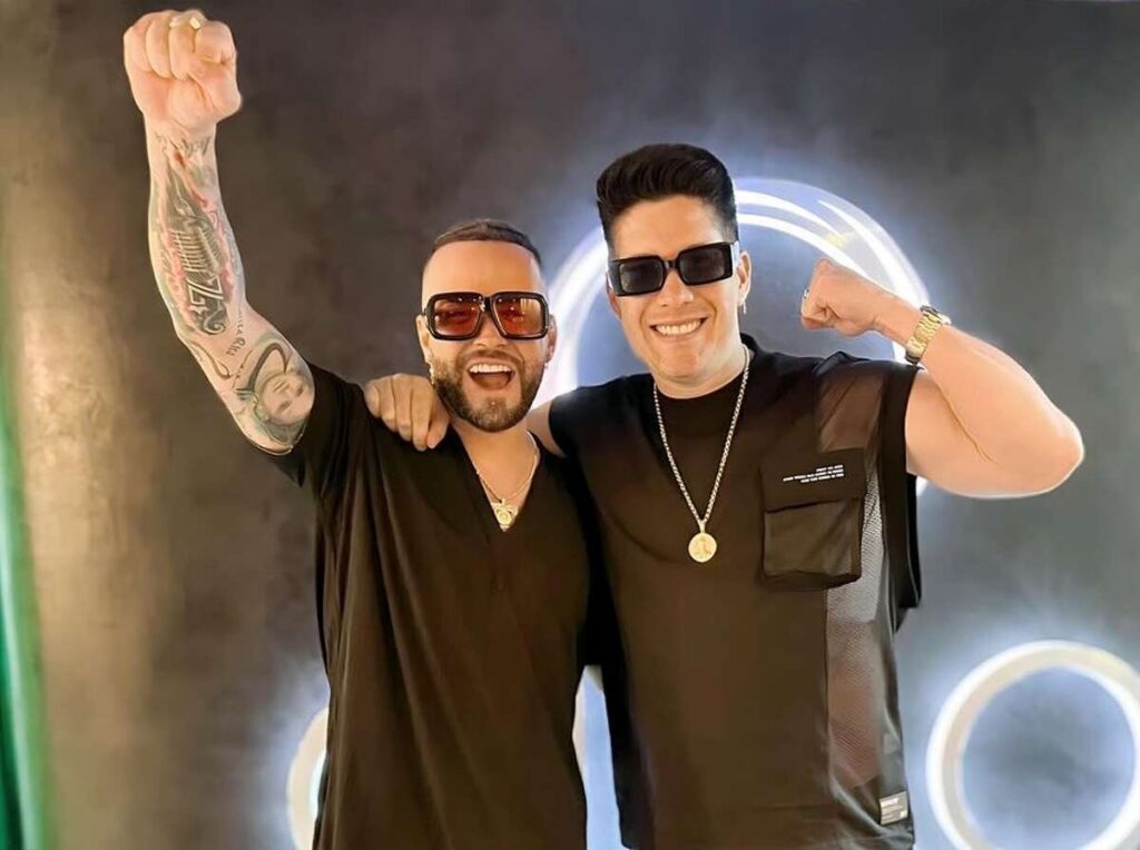 Chyno y Nacho brillaron en su regreso en los Premios Heat 2024