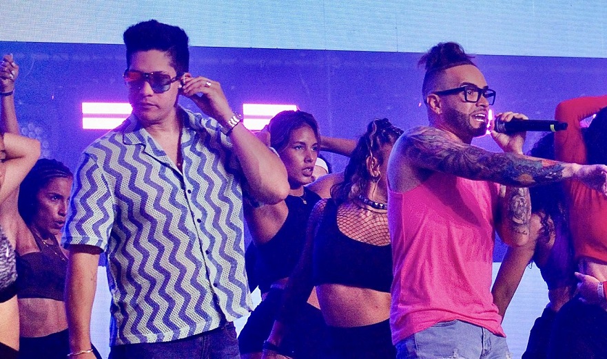 Chyno y Nacho impactaron juntos en los premios Heat 2024