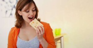 Comer queso ayuda a envejecer saludable