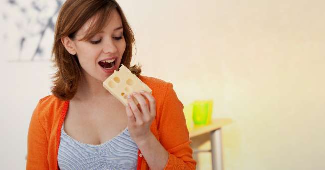 Comer queso ayuda a envejecer saludable