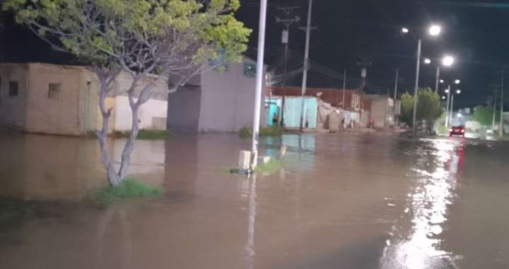 Comunidades inundadas en Cumaná tras crecida del río Manzanares