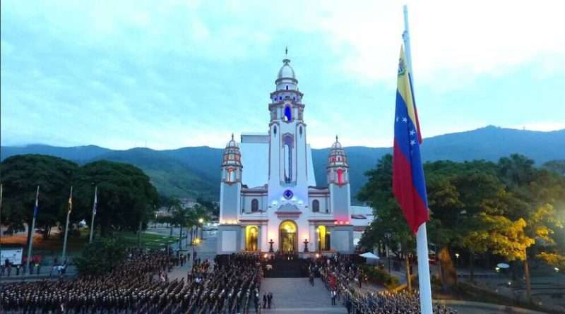 Con izada de la Bandera inician actos por la Independencia