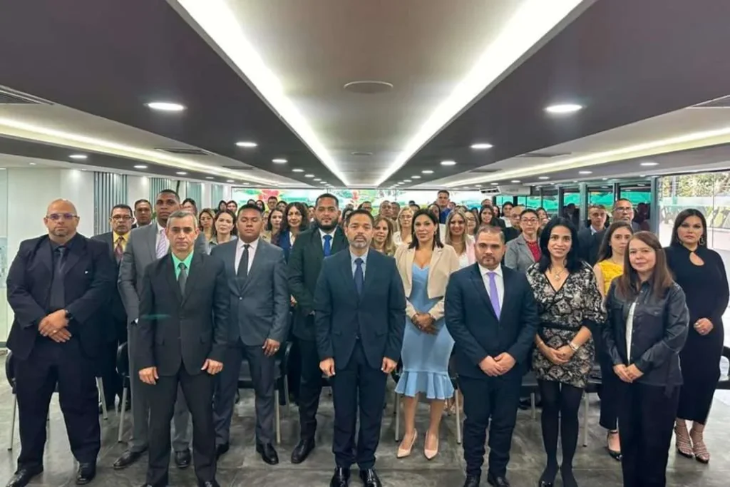 Juramentan a 77 nuevos defensores públicos a nivel nacional