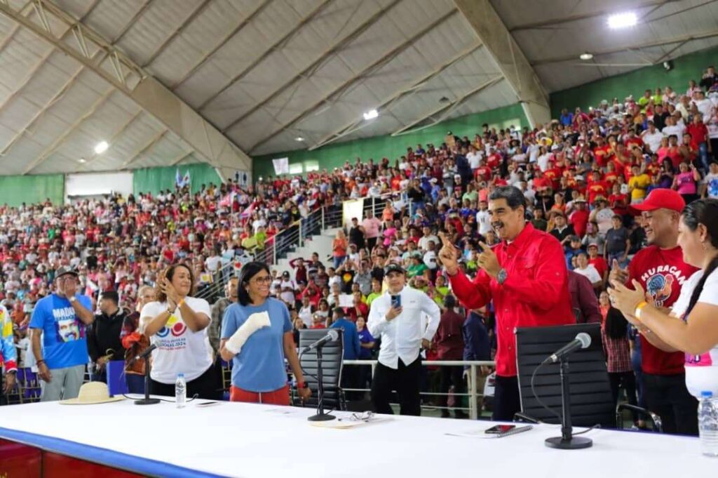 Delcy Rodríguez: el huracán comunero se ha desatado por Venezuela