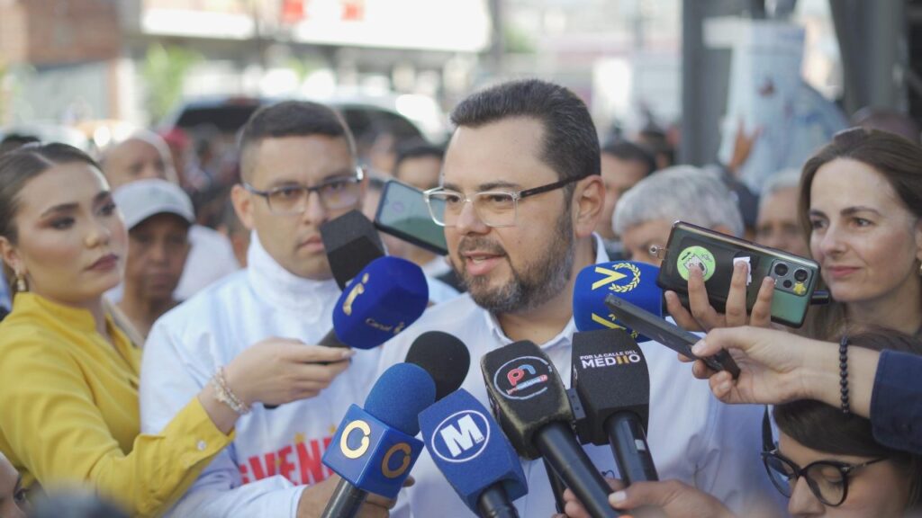 La clase política debe ponerse a la altura de la civilidad demostrada por los venezolanos