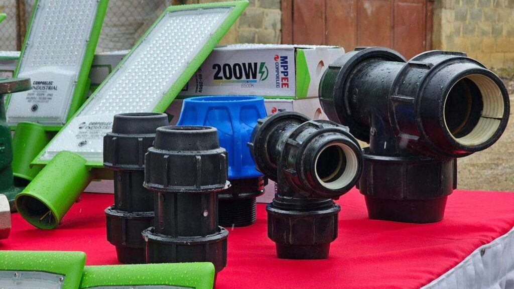 Entregan insumos para sistema de agua potable en Charallave