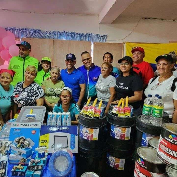 Entregaron materiales para reparar escuela de La Vega