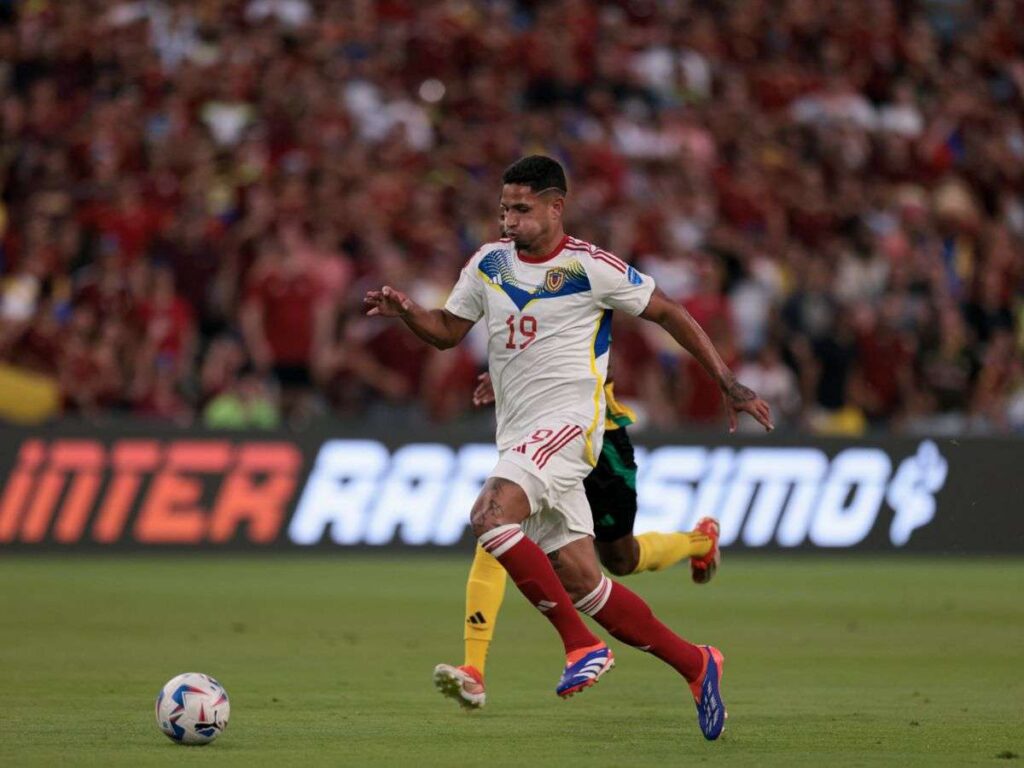 Eric Ramirez podría aterrizar en el fútbol argentino