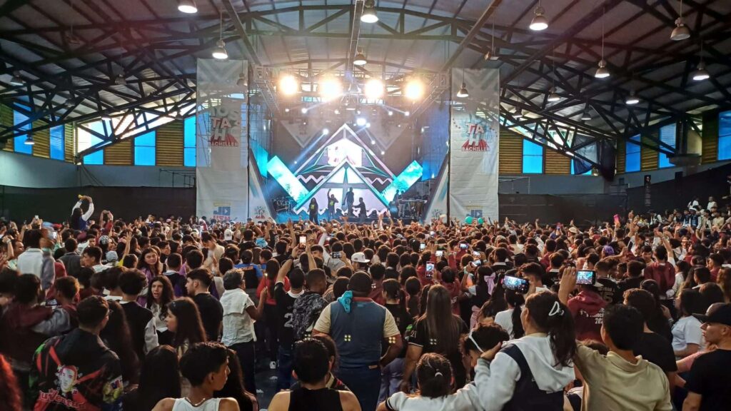 Graduandos merideños disfrutaron del "Mostacho Fest Bachiller"