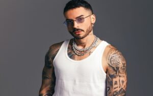 Reykon sufrió un accidente y se prendió en llamas en pleno concierto en Neiva