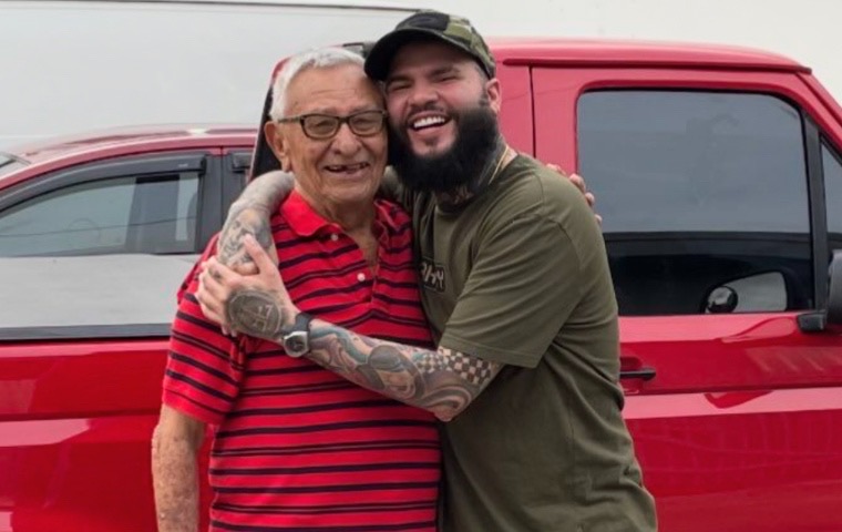 Farruko sufre una terrible pérdida y se despide de un ser querido