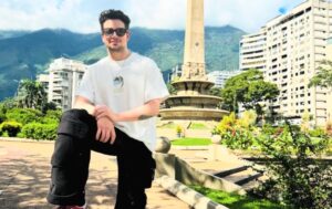 El cantante venezolano Lasso pide que “se respete la voluntad de un país que quiere un cambio”