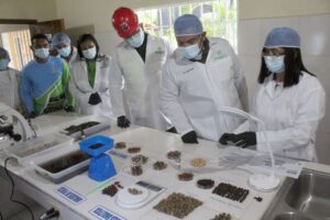 Inauguran dos laboratorios y un vivero forestal en Barinas 