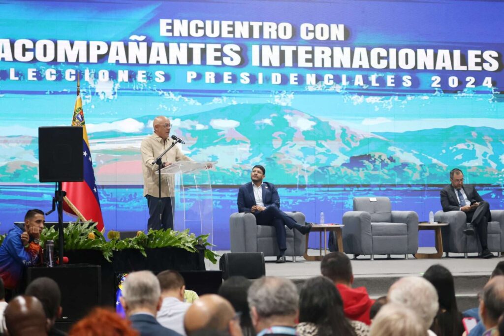 Jorge Rodríguez agradece a veedores electorales su compromiso con el país