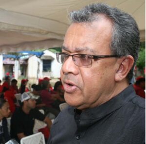 Joyce y Withman tiznados de oro negro