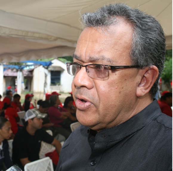 Joyce y Withman tiznados de oro negro