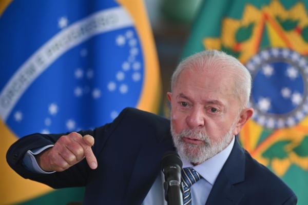Lula afirma que el mundo aún no puede prescindir del petróleo