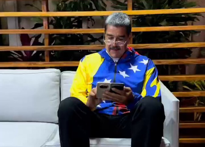 Nicolás Maduro madrugó y llamó a votar