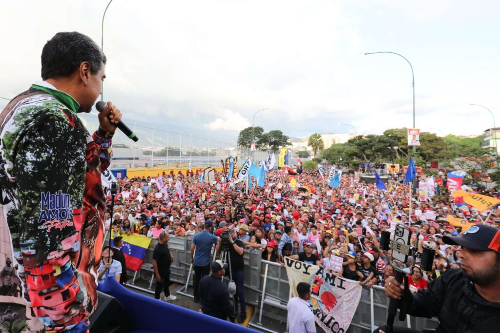 Maduro: En Venezuela va a triunfar la paz