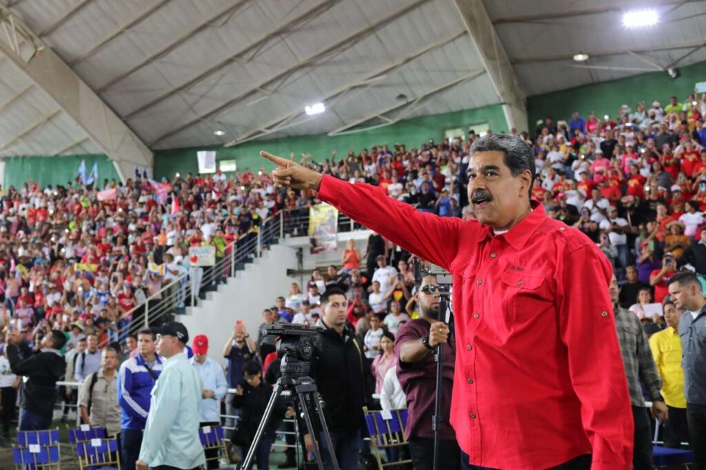 Maduro convoca consulta nacional de proyectos comunales para el 25 de agosto