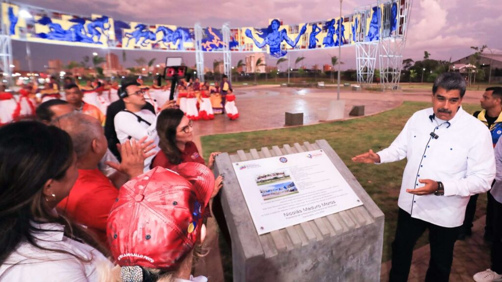 Maduro entrega segunda etapa del parque Ana María Campos en Zulia